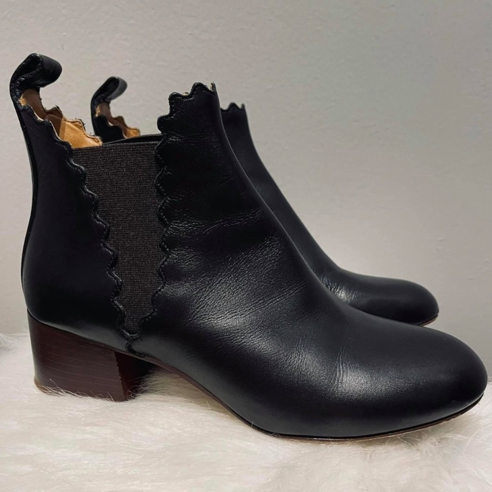 Chloe ‘Lauren’ Leather Scalloped Chelsea Boots Size 5.5